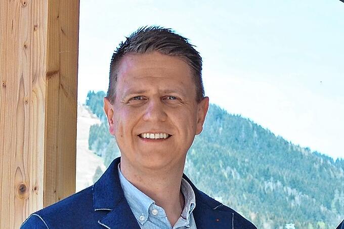 Michael Turner – Editor-in-Chief, CanadaReviews.sbs